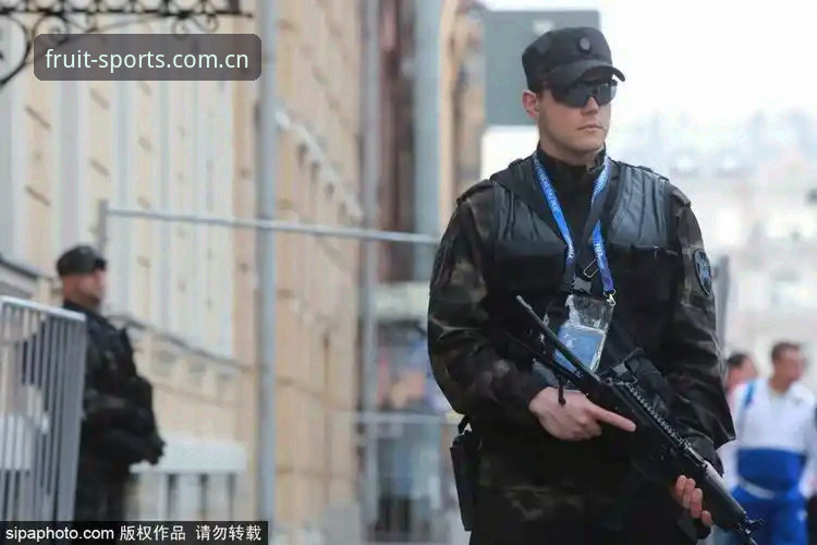 世界杯安保人员配置缩减事件全面评测——从奇异果体育平台视角解读英方警务决策背后逻辑